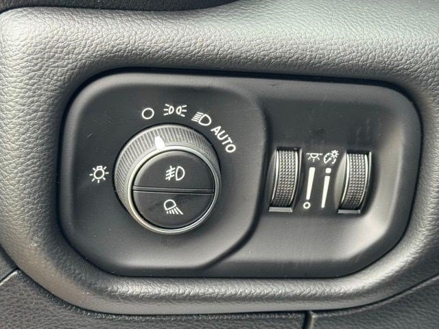 New 2026 RAM 1500 Laramie w/ Sport Appearance Package AWD/4WD image 13