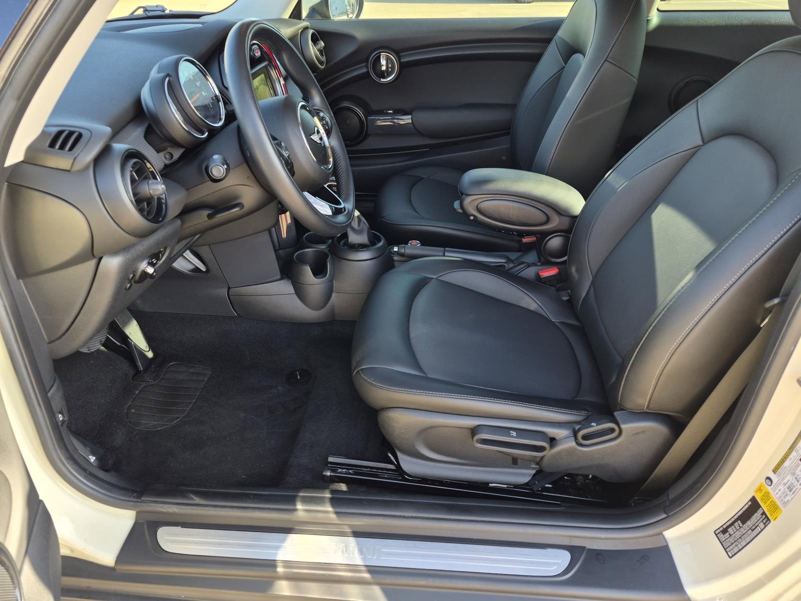 Used 2018 MINI Cooper 2-Door Hardtop FWD image 10