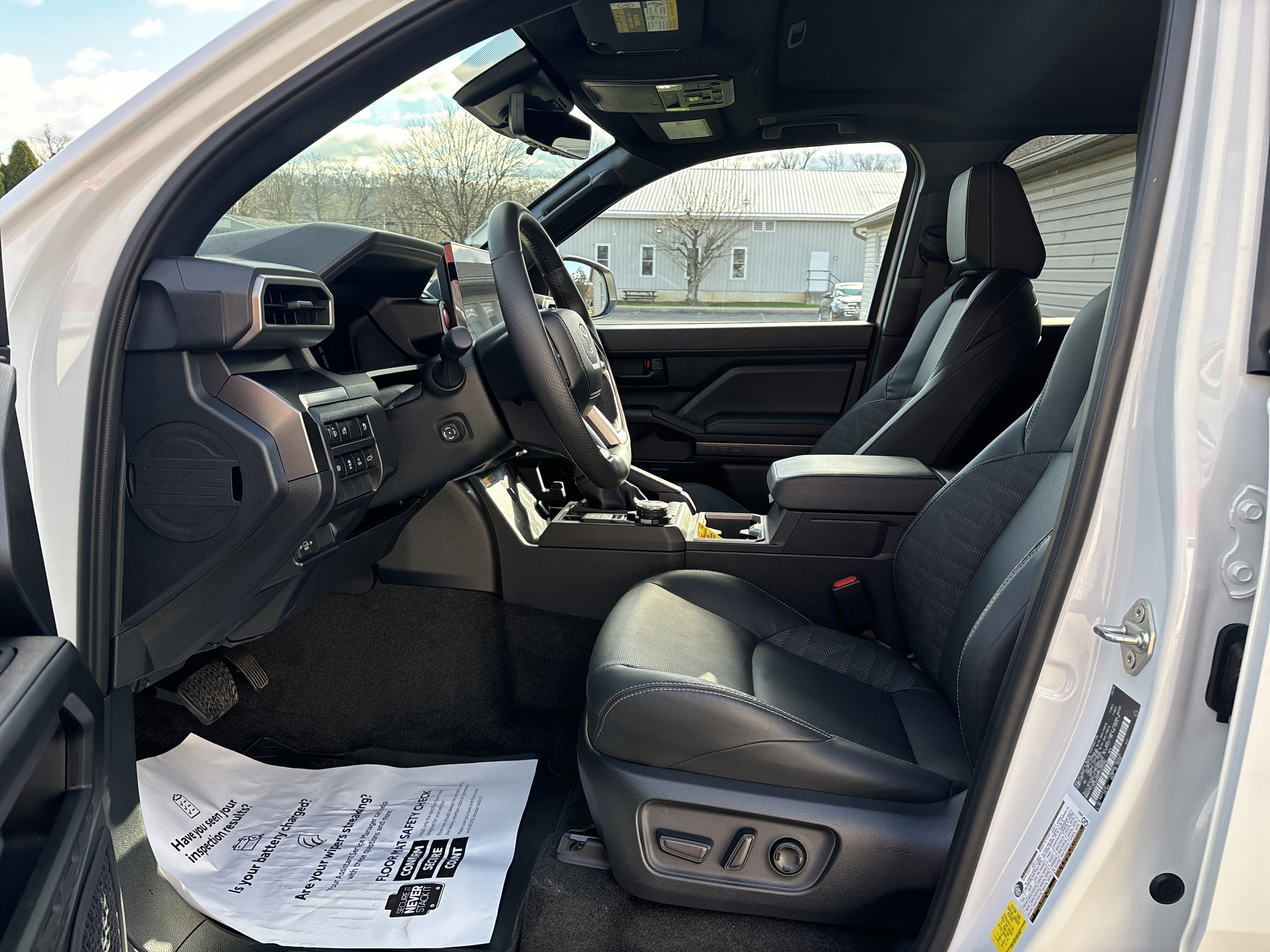 Used 2025 Toyota 4Runner TRD Off-Road Premium image 13