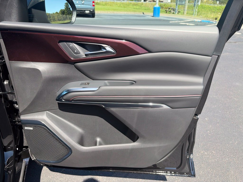 New 2027 Chevrolet Traverse RS w/ LPO, Floor Liner Package AWD/4WD image 42