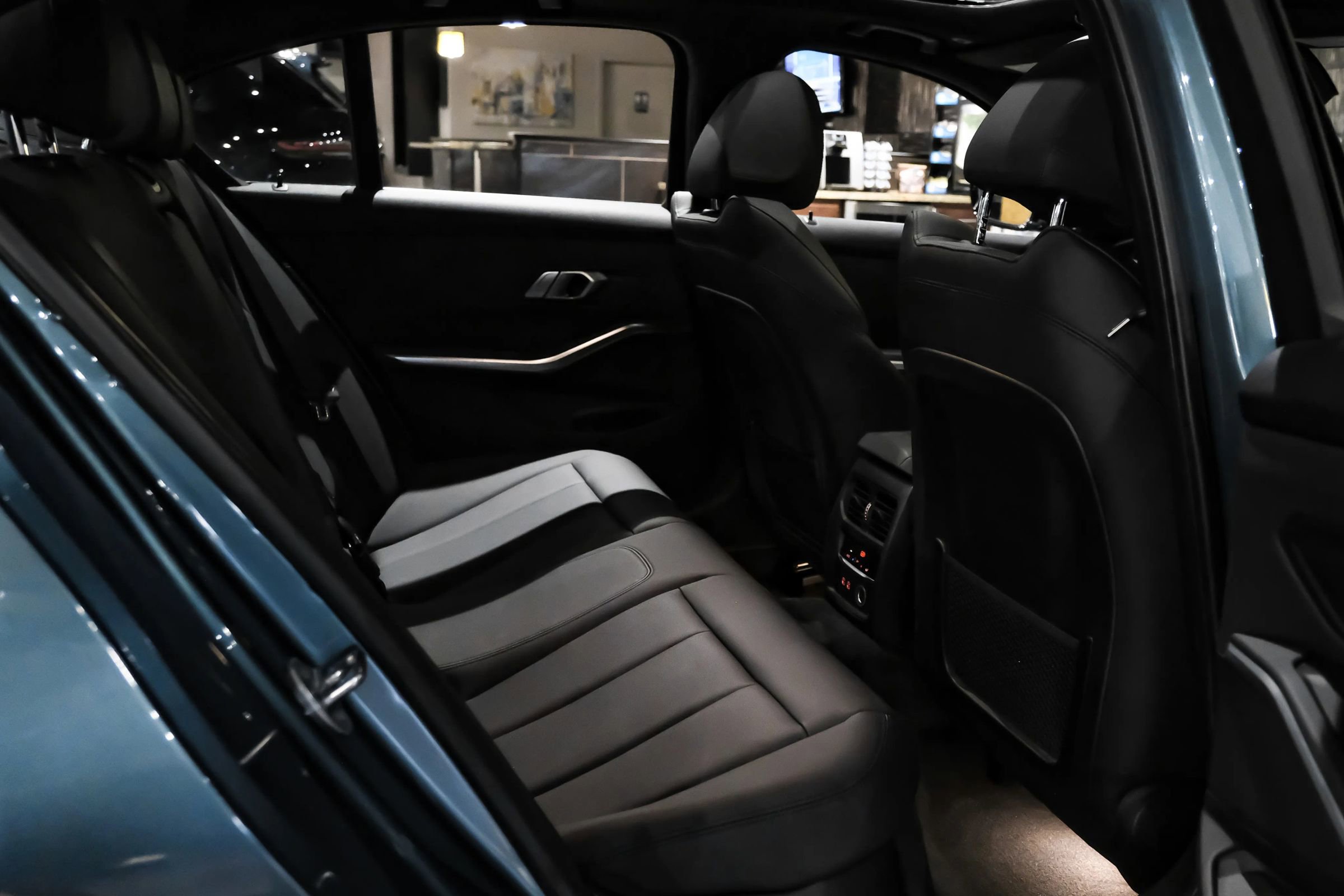 Used 2019 BMW 330i Sedan w/ Convenience Package image 33