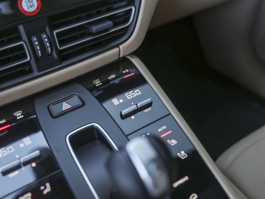 Certified 2026 Porsche Macan AWD/4WD image 25