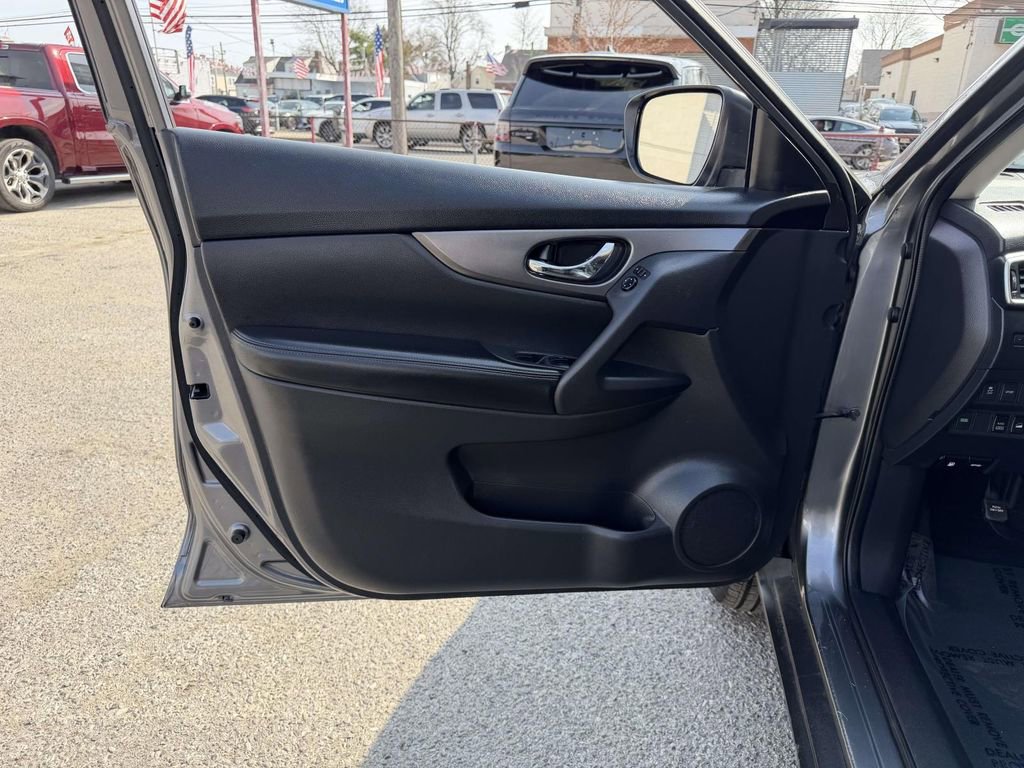 Used 2016 Nissan Rogue S image 21