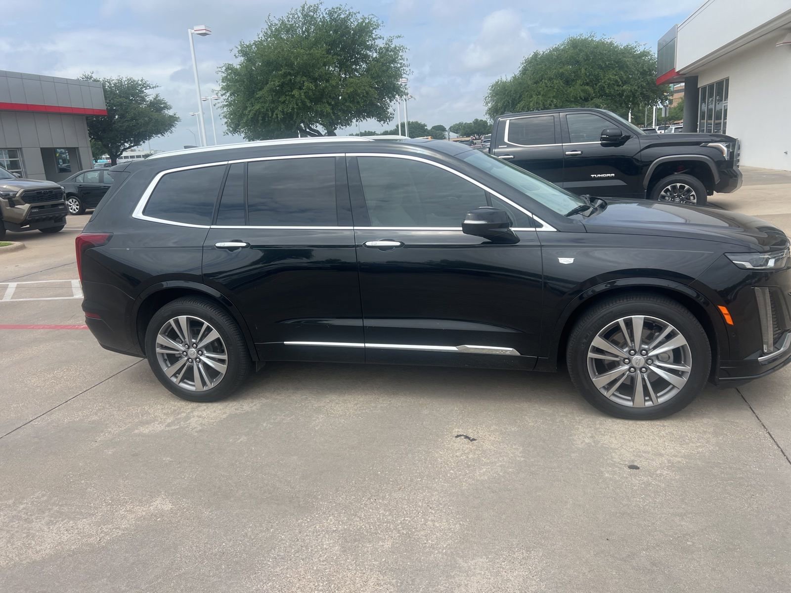 Used 2020 Cadillac XT6 Premium Luxury FWD image 6