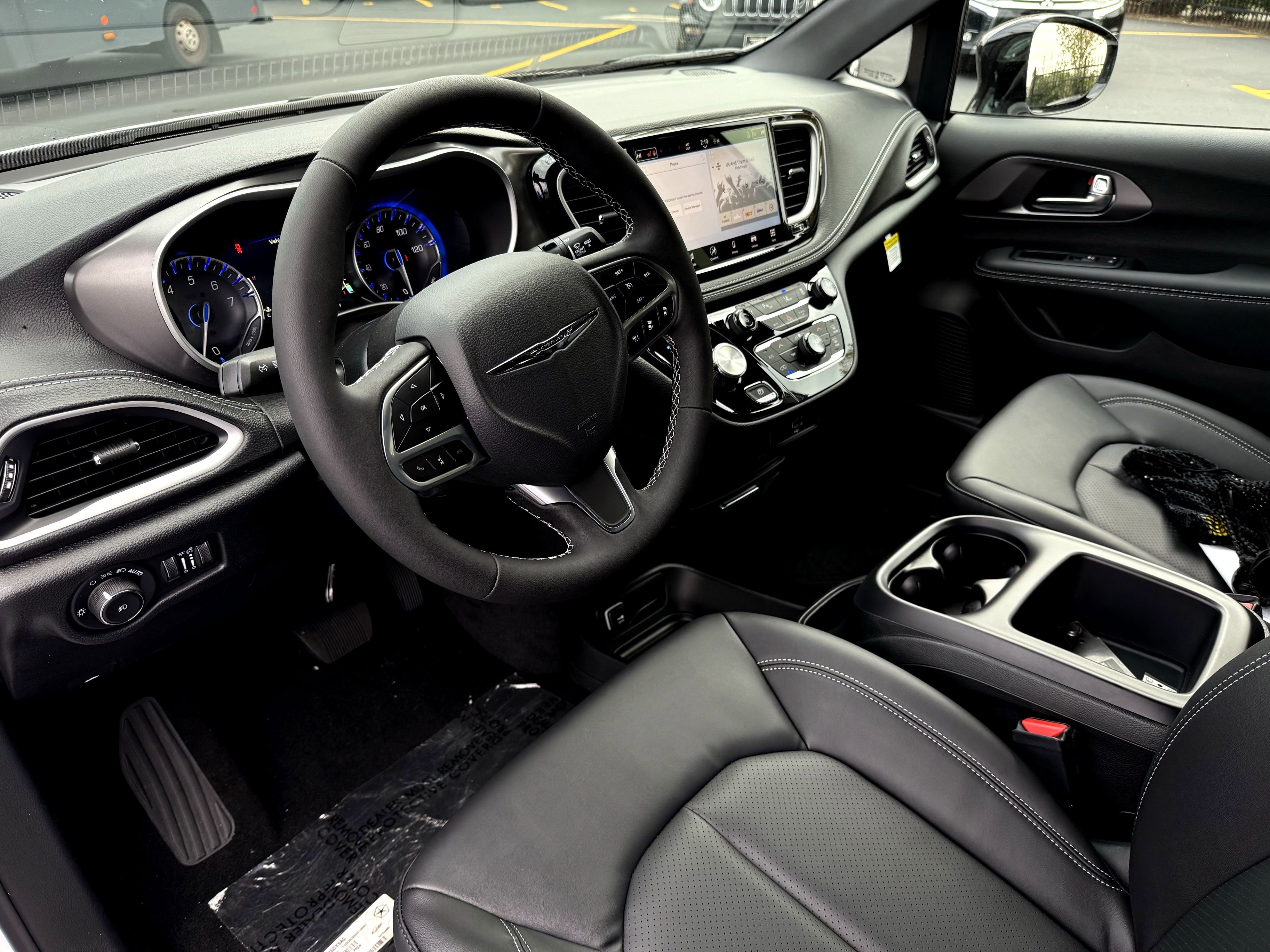 New 2026 Chrysler Pacifica Select image 15