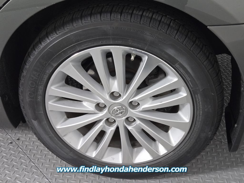 Used 2013 Toyota Avalon Limited FWD image 10