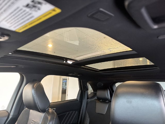 Used 2020 Ford Edge ST w/ Cold Weather Package AWD/4WD image 24
