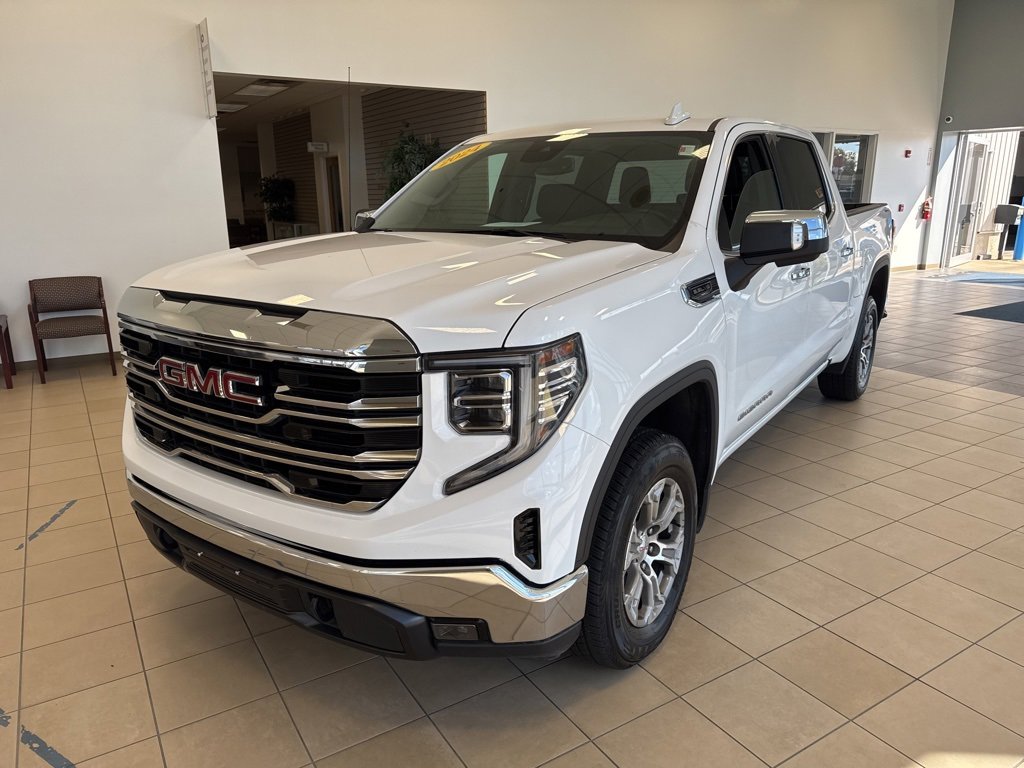 Used 2024 GMC Sierra 1500 SLT image 3
