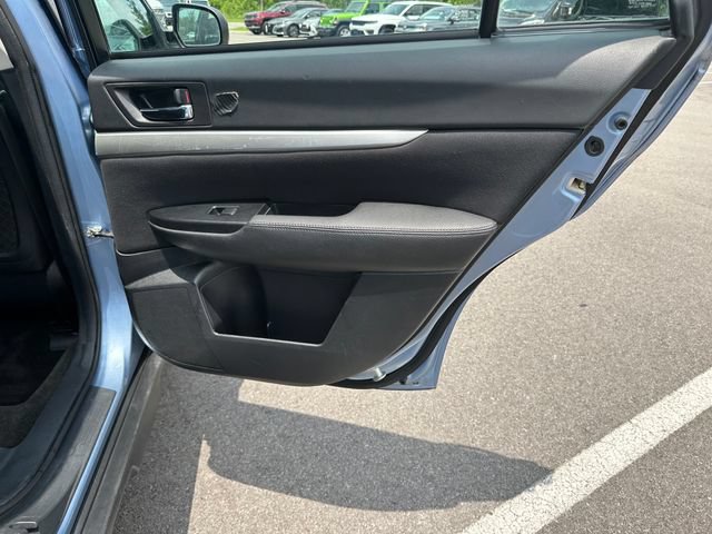 Used 2011 Subaru Outback 2.5i AWD/4WD image 22