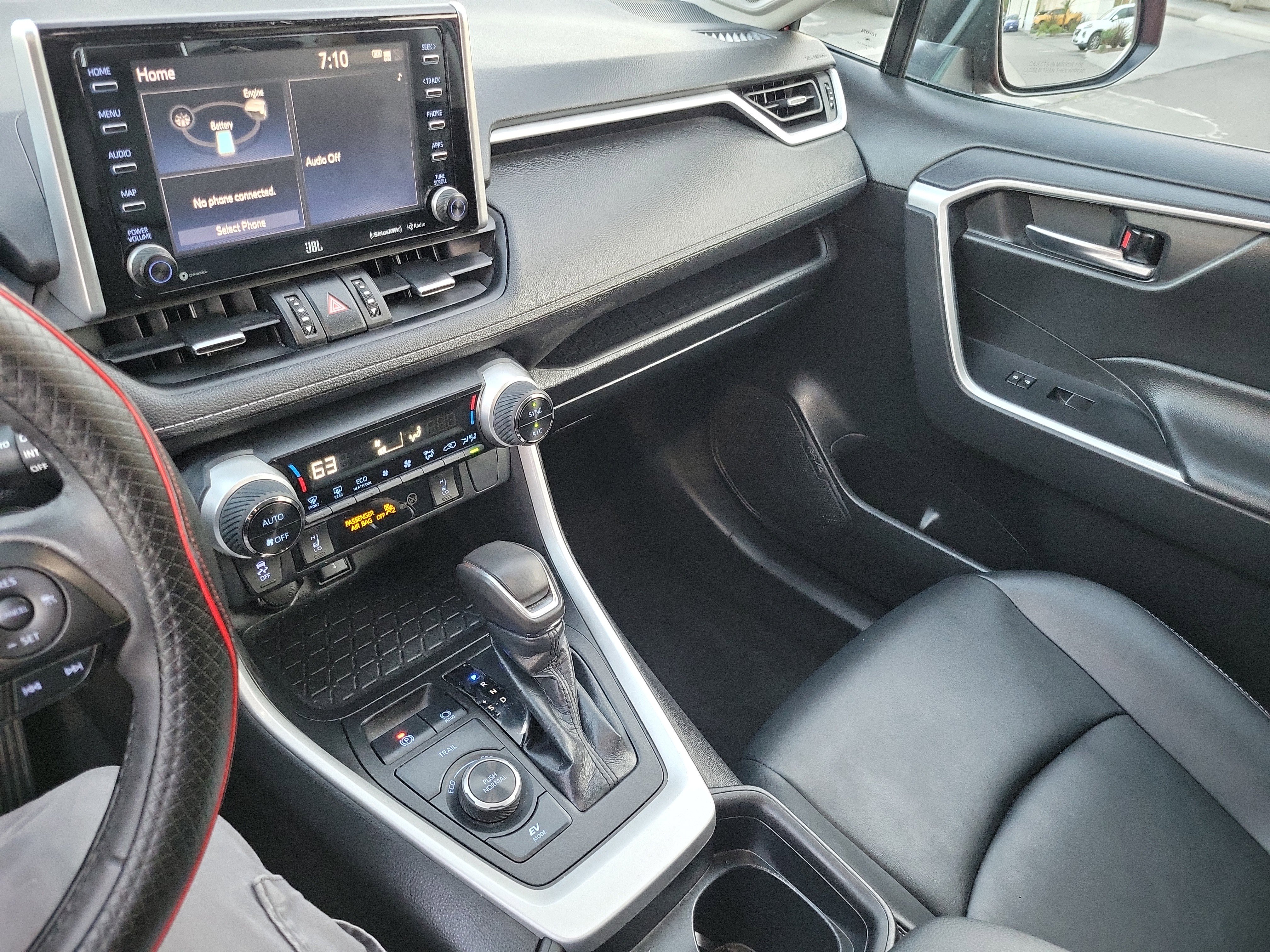 Used 2021 Toyota RAV4 XLE Premium image 15