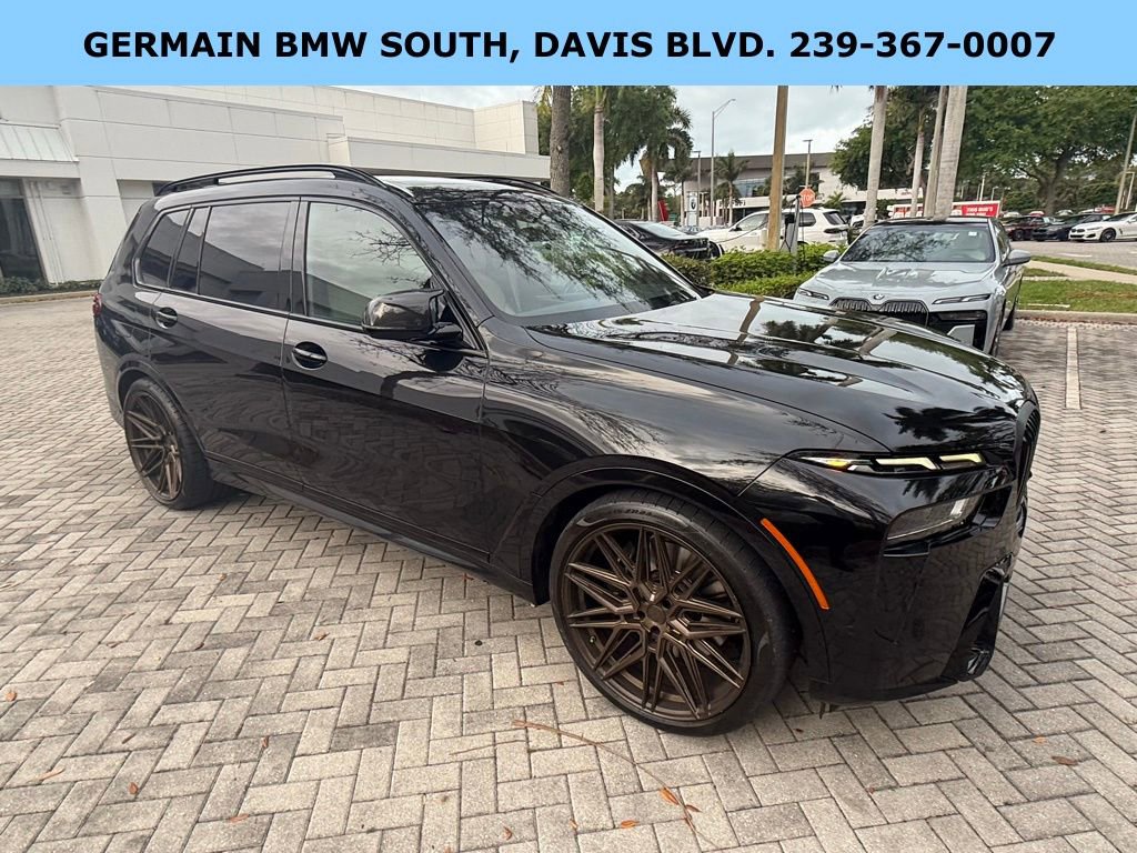 Used 2023 BMW X7 M60i image 13