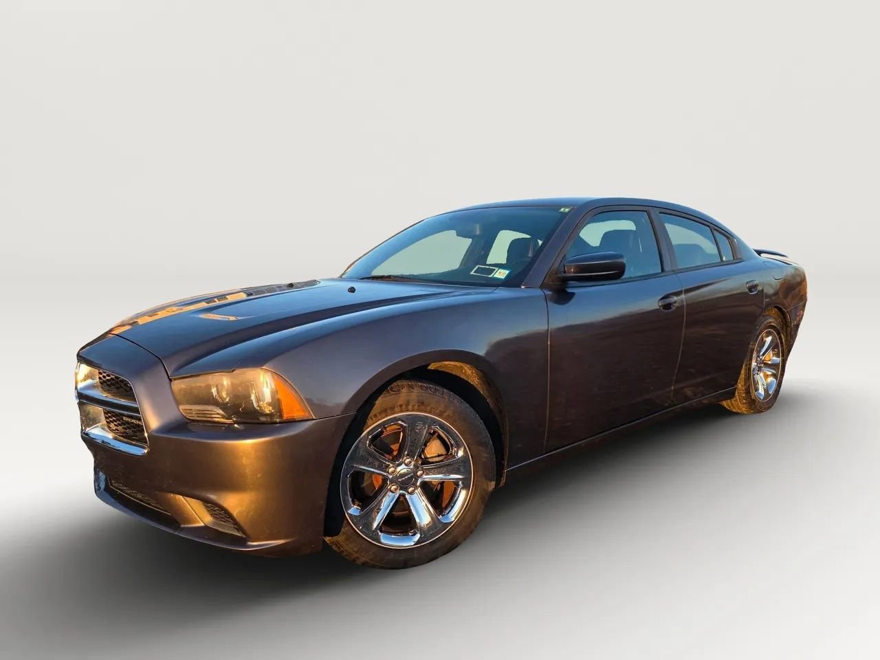 Used 2014 Dodge Charger SE w/ Sport Appearance Group image 2
