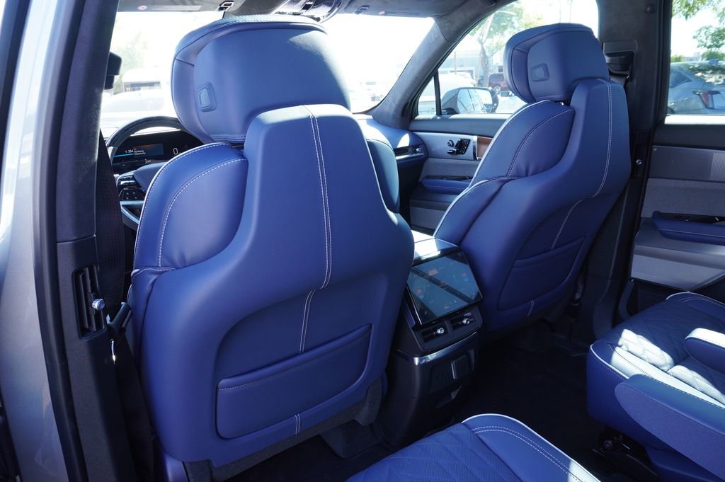 New 2026 Cadillac Vistiq Premium Luxury image 10