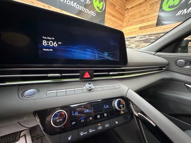 Used 2024 Hyundai Elantra SEL w/ Convenience Package FWD image 18