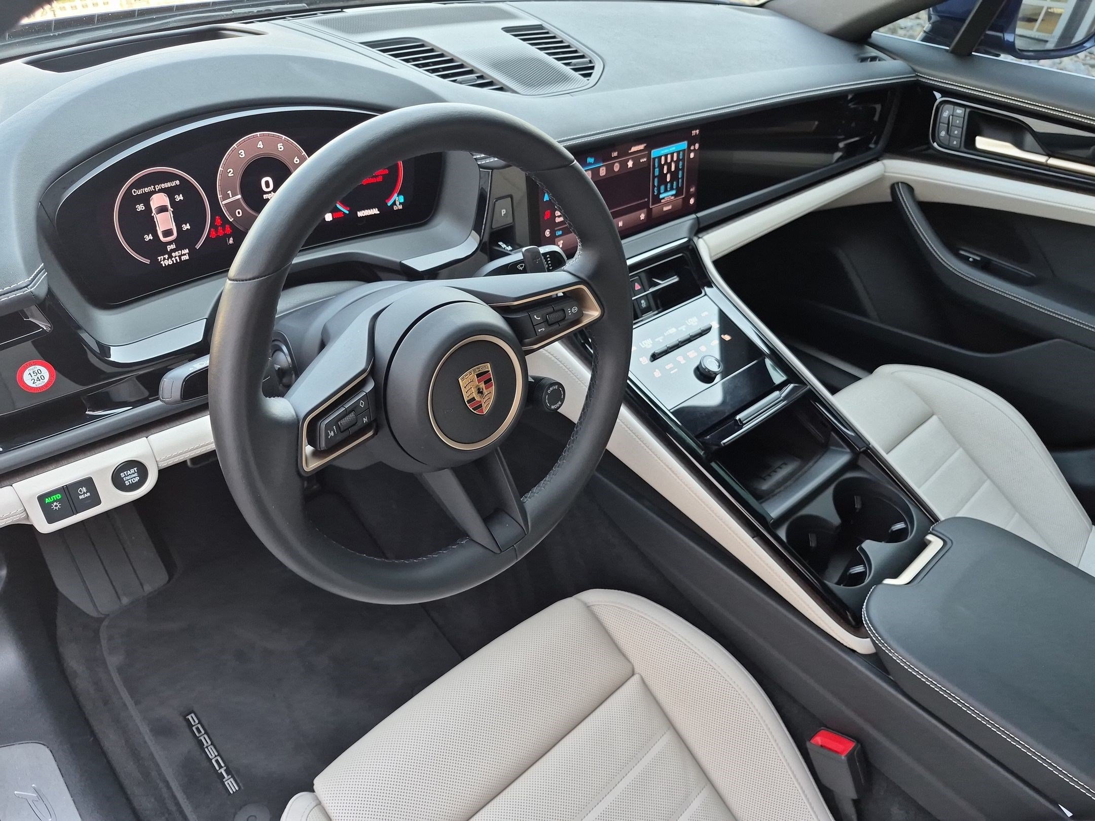 Used 2024 Porsche Panamera image 14