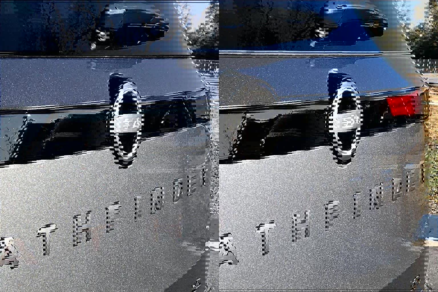 New 2026 Nissan Pathfinder SL image 15