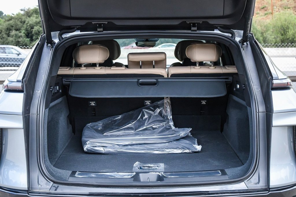 New 2024 Cadillac Lyriq Sport w/ Nappa Leather Package image 28