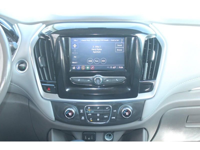 Used 2021 Chevrolet Traverse LT FWD image 17