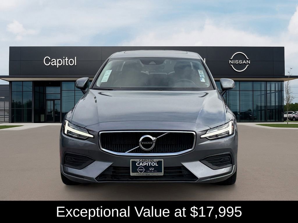 Used 2020 Volvo S60 T5 Momentum image 2
