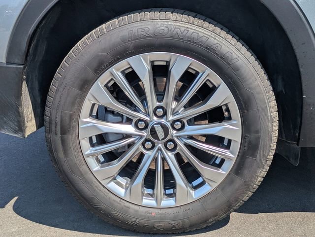 Used 2025 Cadillac XT4 Premium Luxury image 12