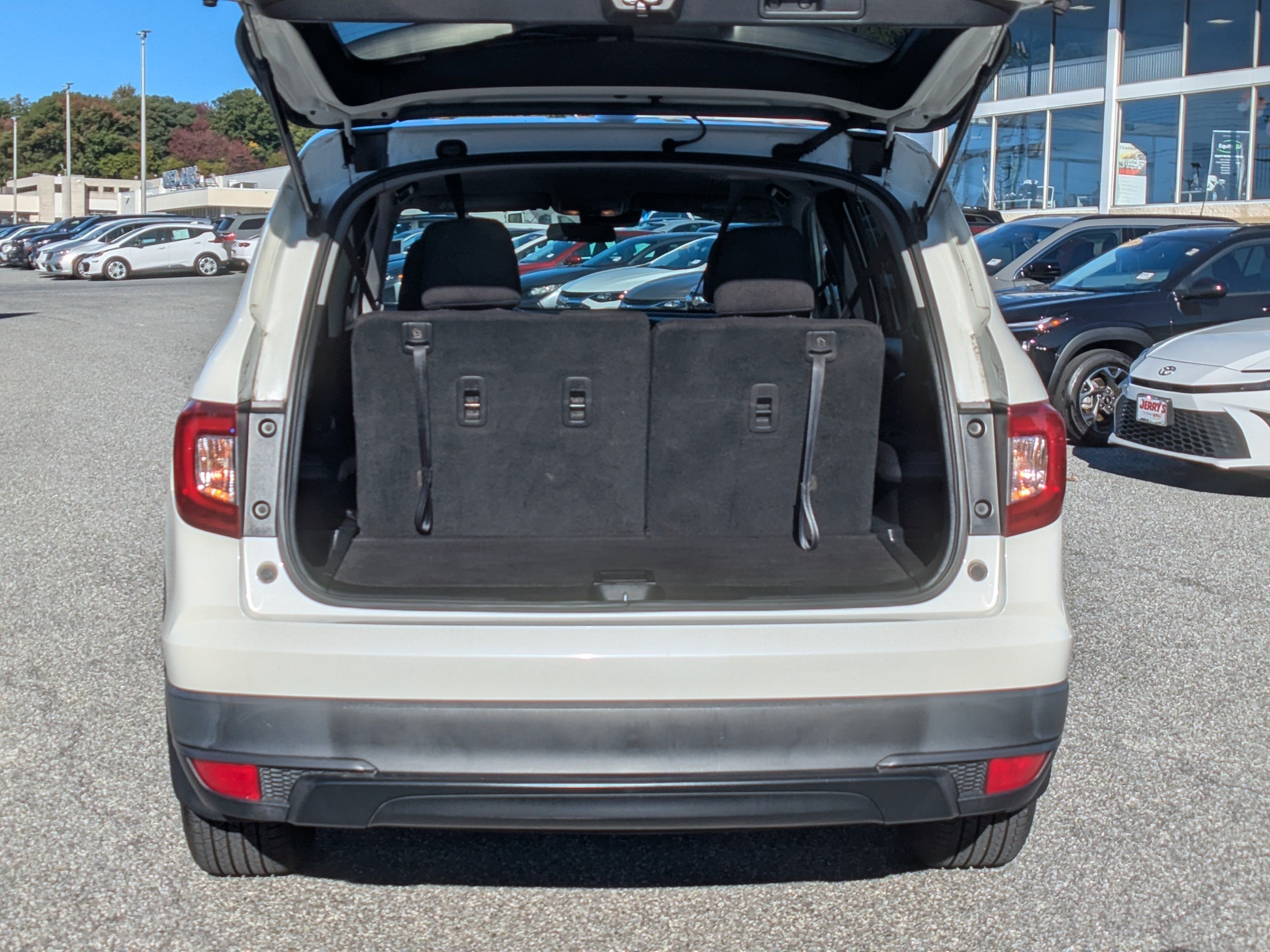 Used 2019 Honda Pilot LX image 8