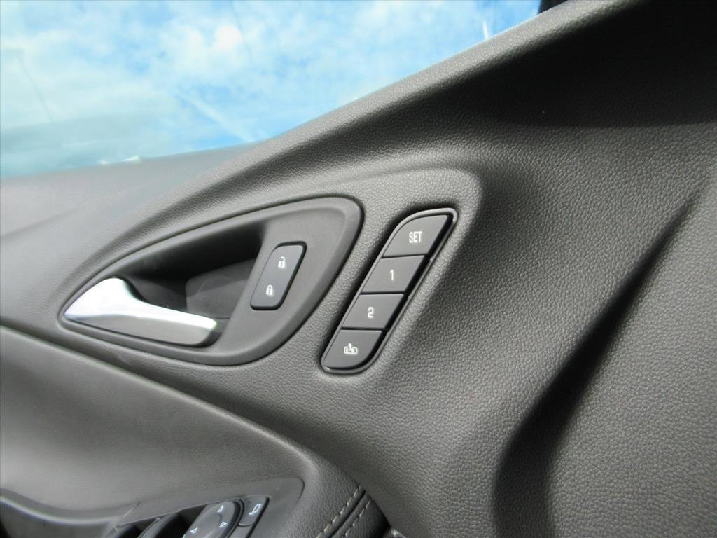 Used 2021 Buick Encore GX Essence w/ Advanced Technology Package image 27