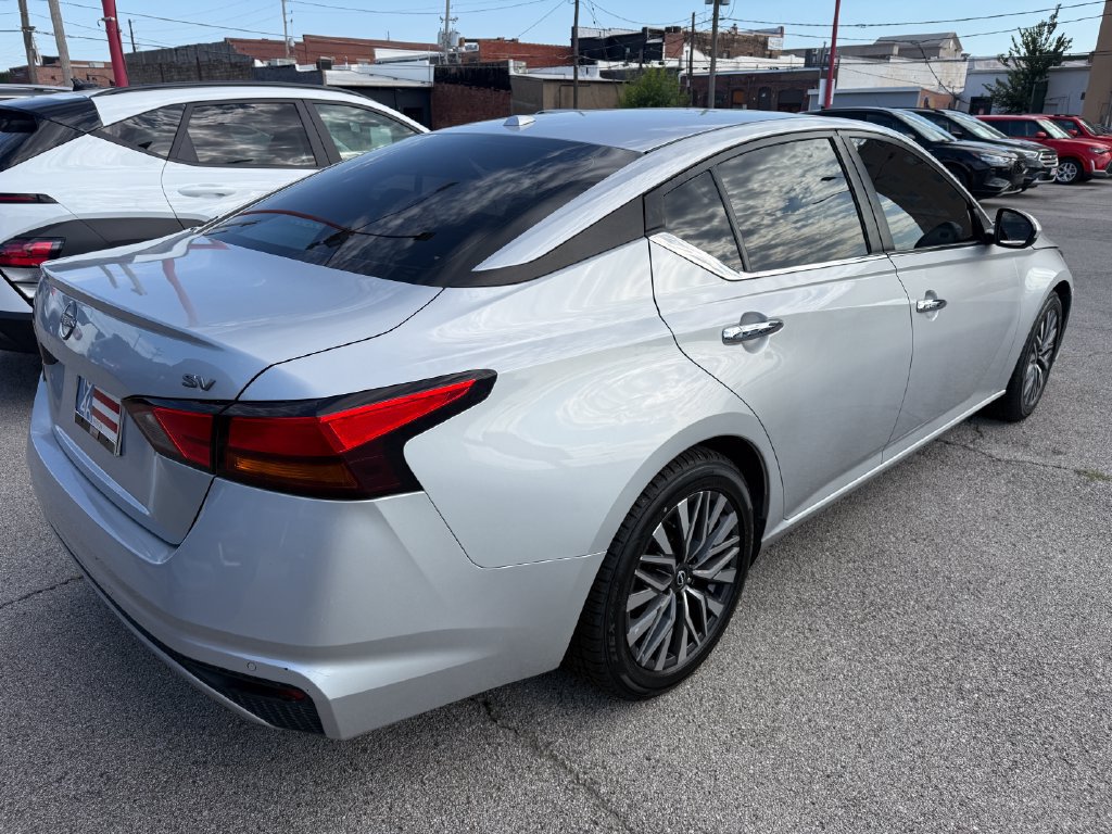 Used 2023 Nissan Altima 2.5 SV FWD image 18