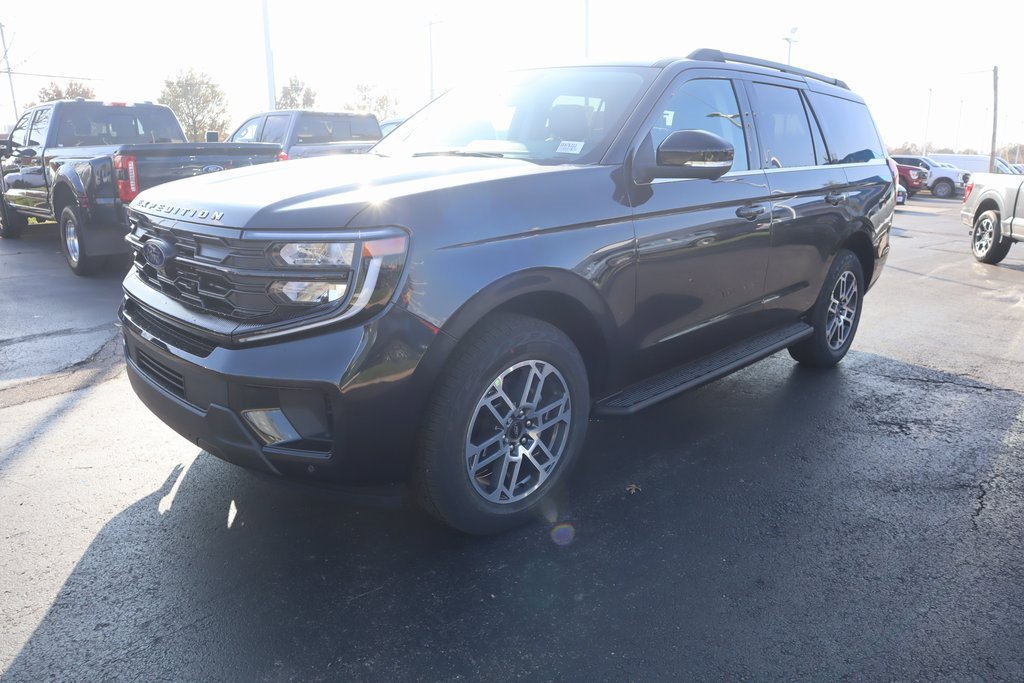 New 2025 Ford Expedition Active image 11