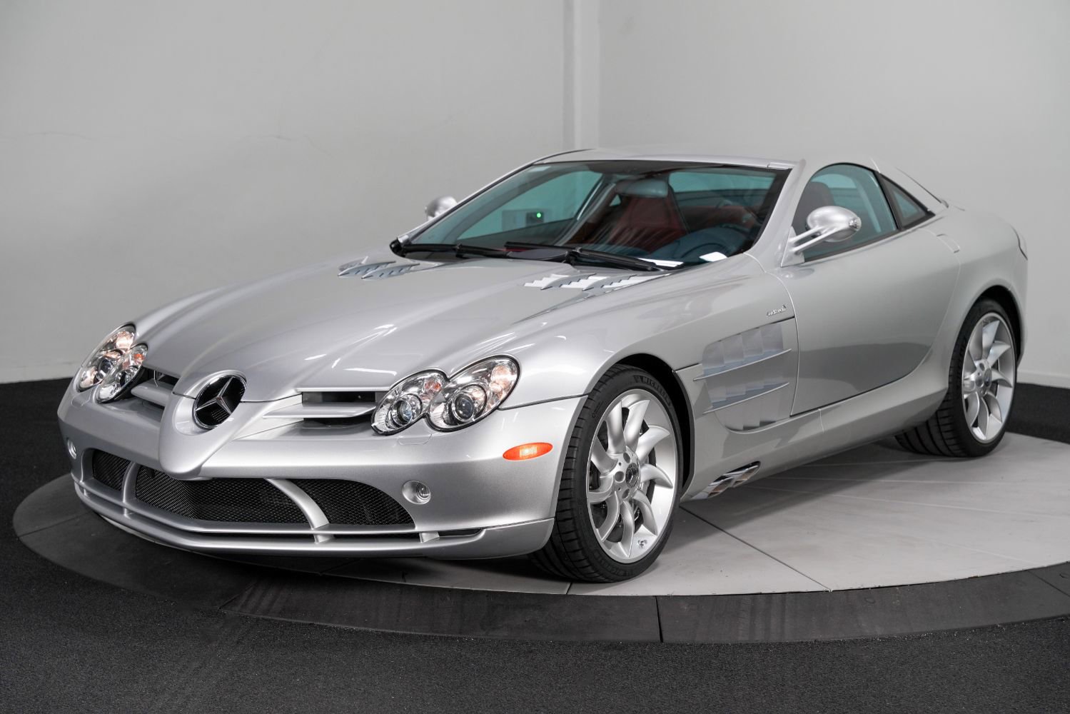 Used 2005 Mercedes-Benz SLR Coupe image 8