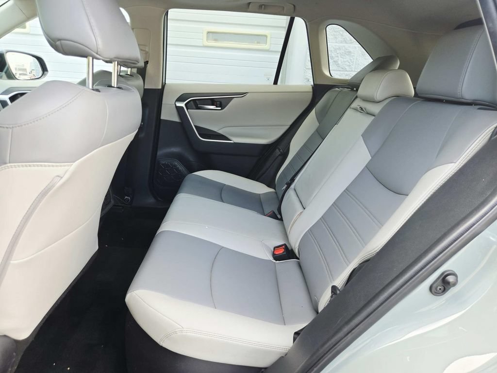 Used 2022 Toyota RAV4 XLE Premium AWD/4WD image 13