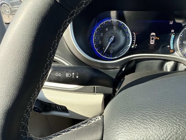 Used 2024 Chrysler Pacifica Touring-L FWD image 30