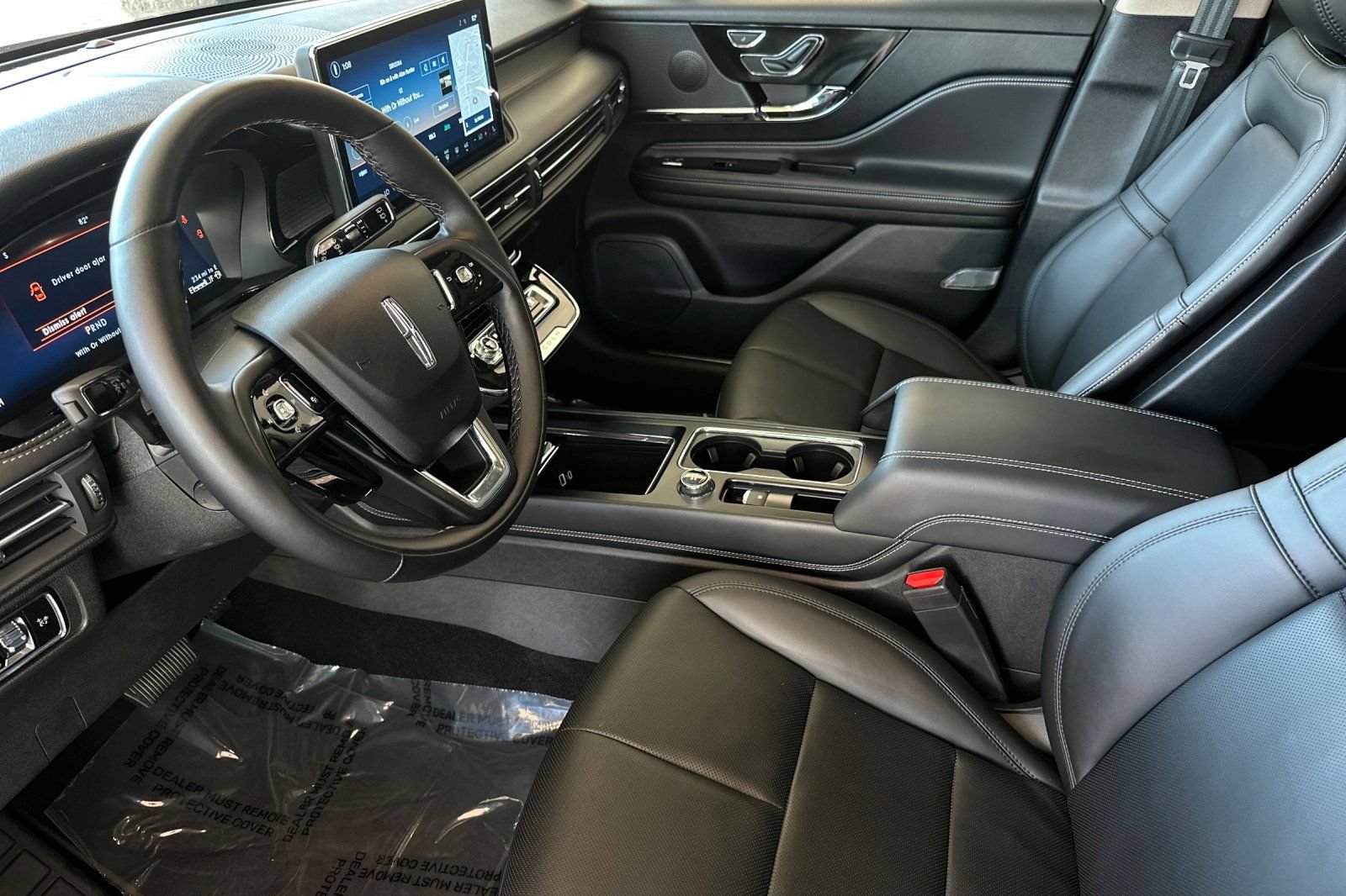 Certified 2025 Lincoln Corsair AWD w/ Equipment Group 101A image 9