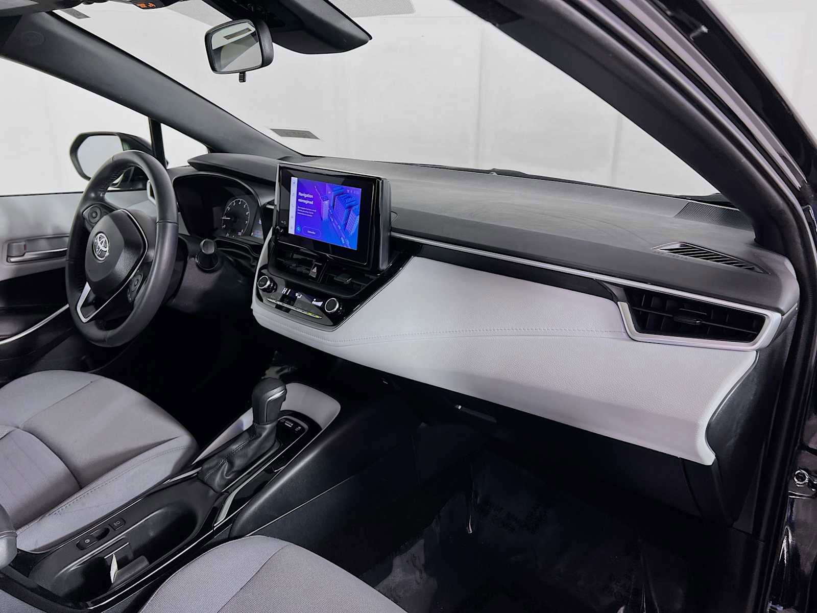 Used 2024 Toyota Corolla SE image 28