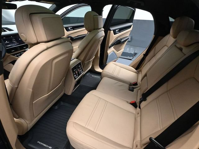 Used 2022 Porsche Cayenne E-Hybrid Coupe AWD/4WD image 33