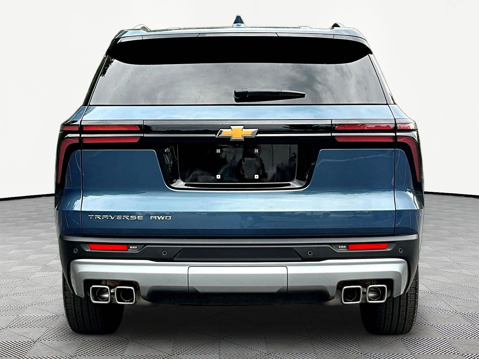 Used 2025 Chevrolet Traverse LT w/ Sun and Wheel Package AWD/4WD image 5