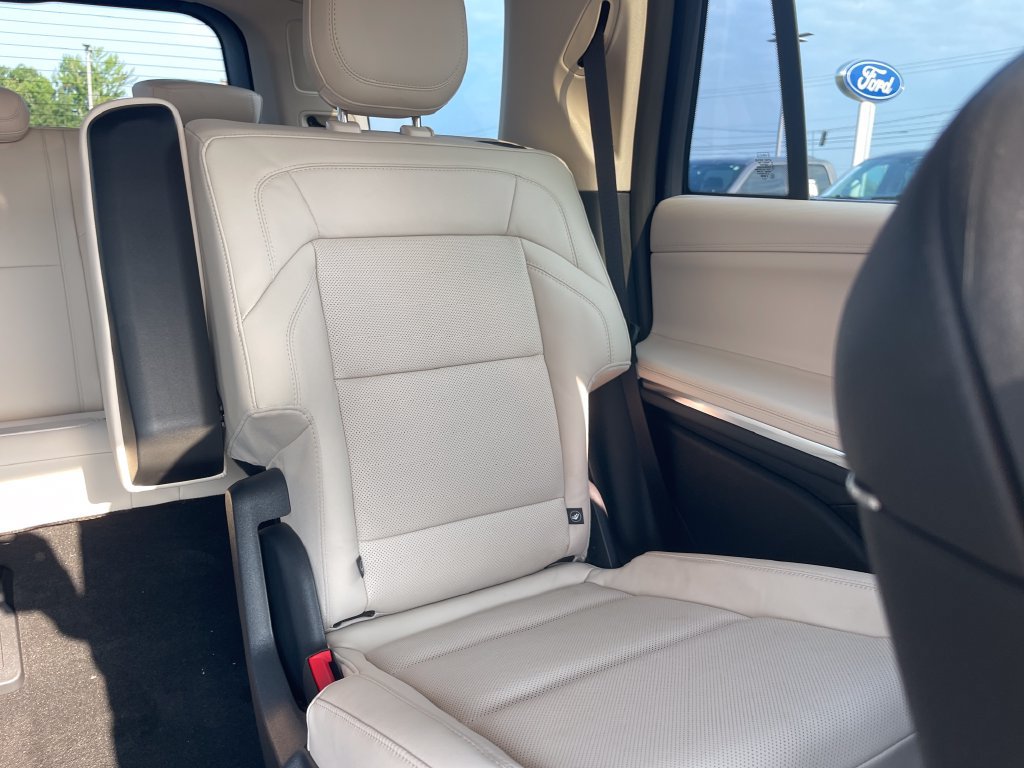 New 2027 Lincoln Navigator Reserve AWD/4WD image 30