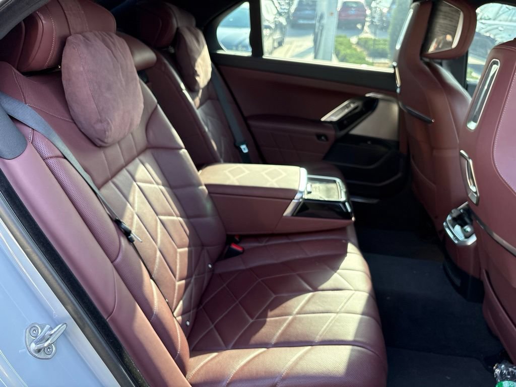 Used 2023 BMW 760i xDrive w/ Executive Package AWD/4WD image 20