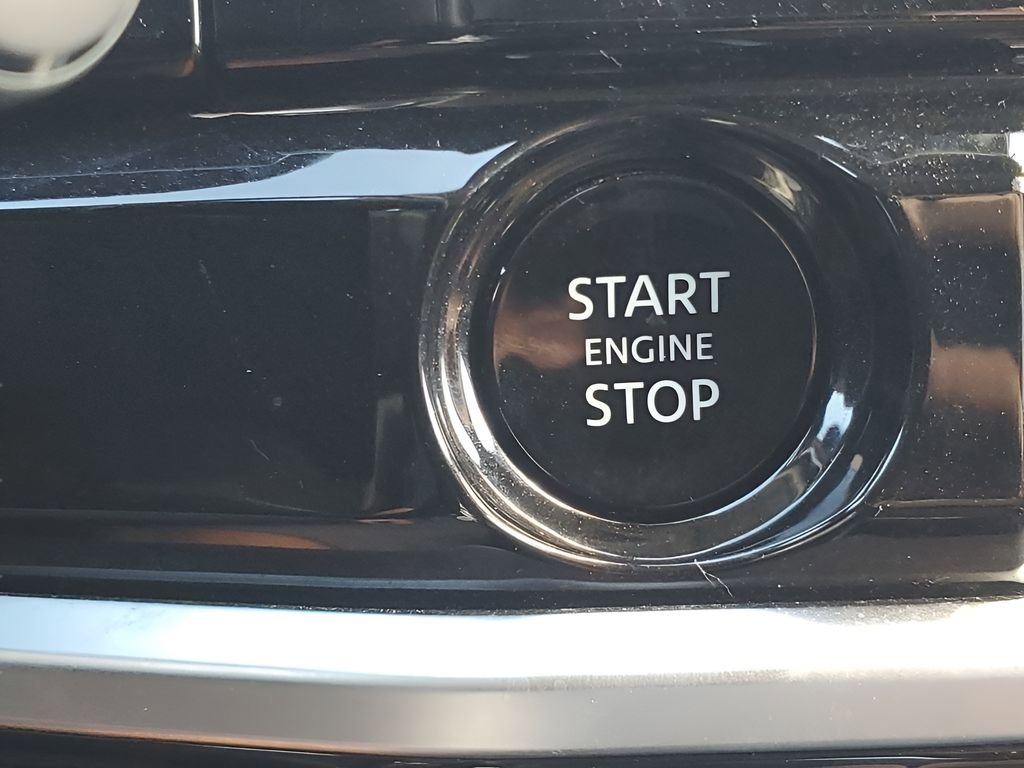 Used 2025 Nissan Pathfinder SL image 38