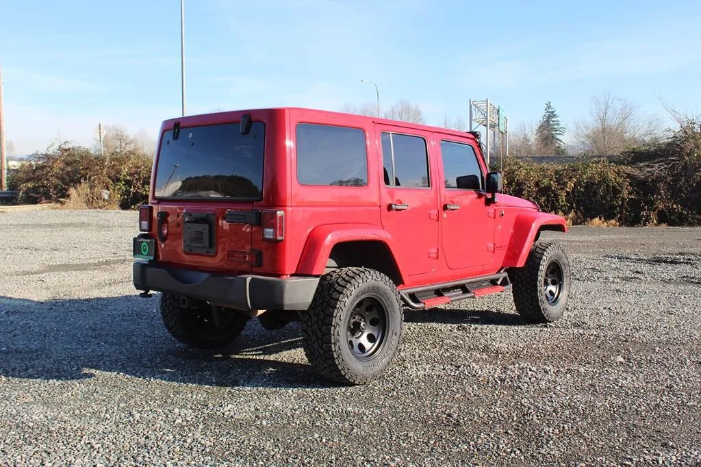 Used 2014 Jeep Wrangler Unlimited Rubicon w/ Max Tow Package AWD/4WD image 7