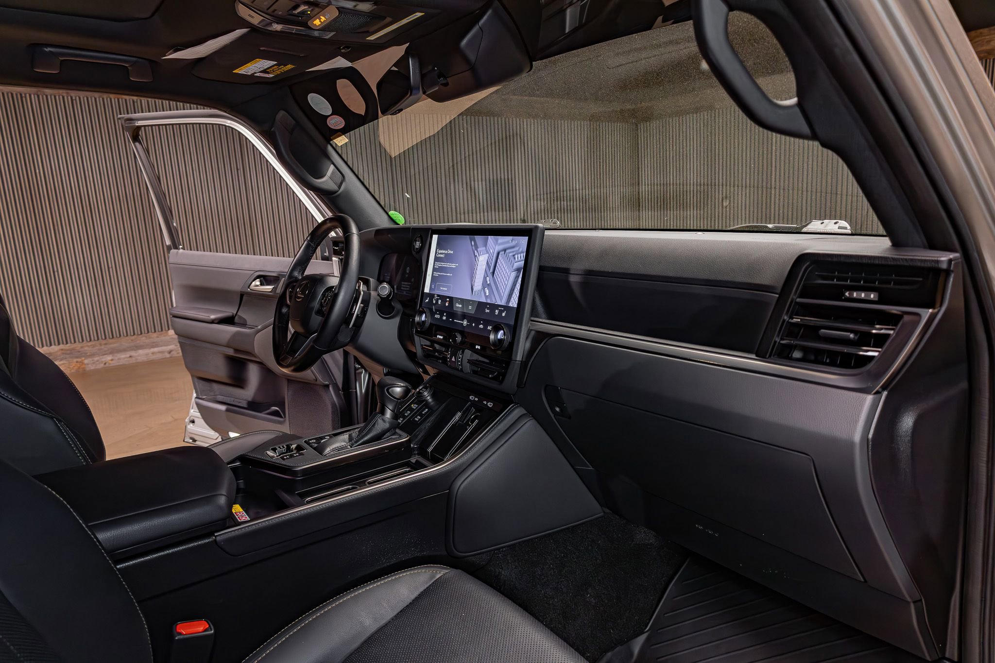 Used 2024 Lexus GX 550 AWD/4WD image 16