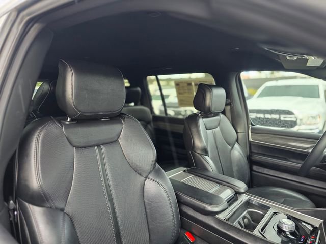 Used 2024 Jeep Wagoneer L Series II w/ Flexible Seating Group RWD image 11