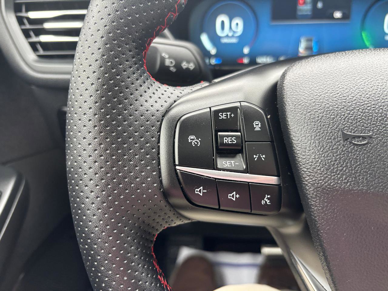 Used 2023 Ford Escape ST-Line Elite w/ Premium Technology Package image 19