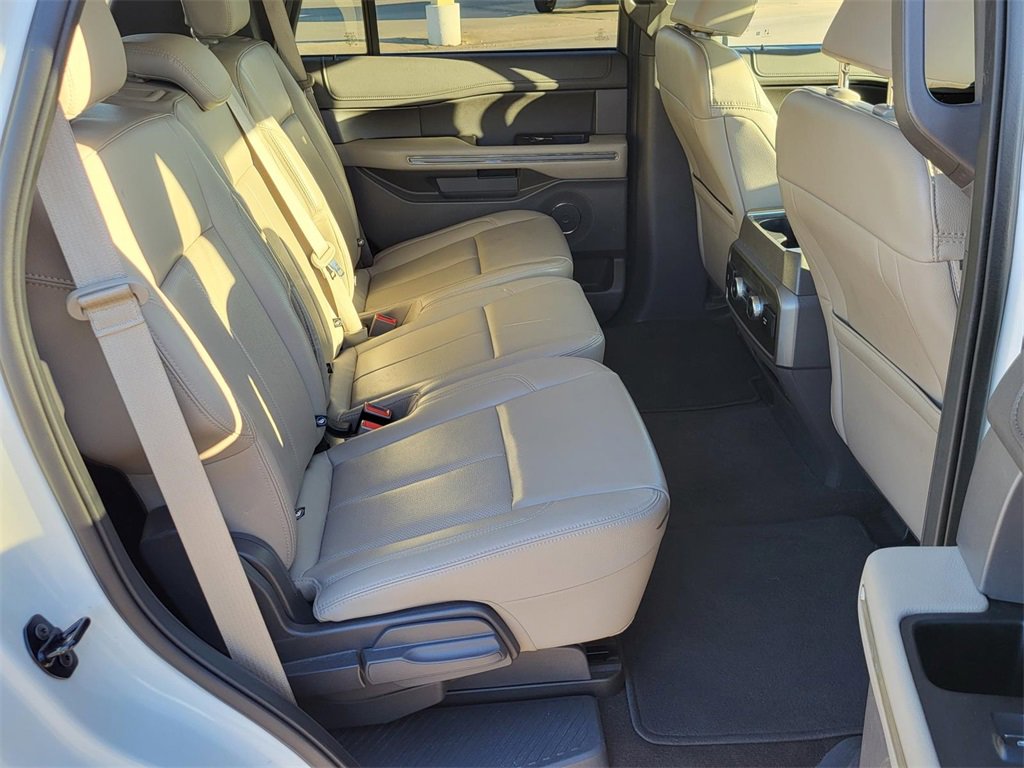 Used 2021 Ford Expedition XLT image 11