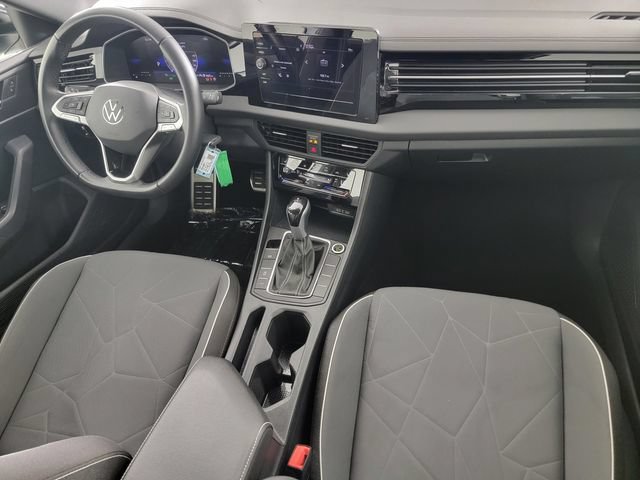 Used 2025 Volkswagen Jetta Sport FWD image 32