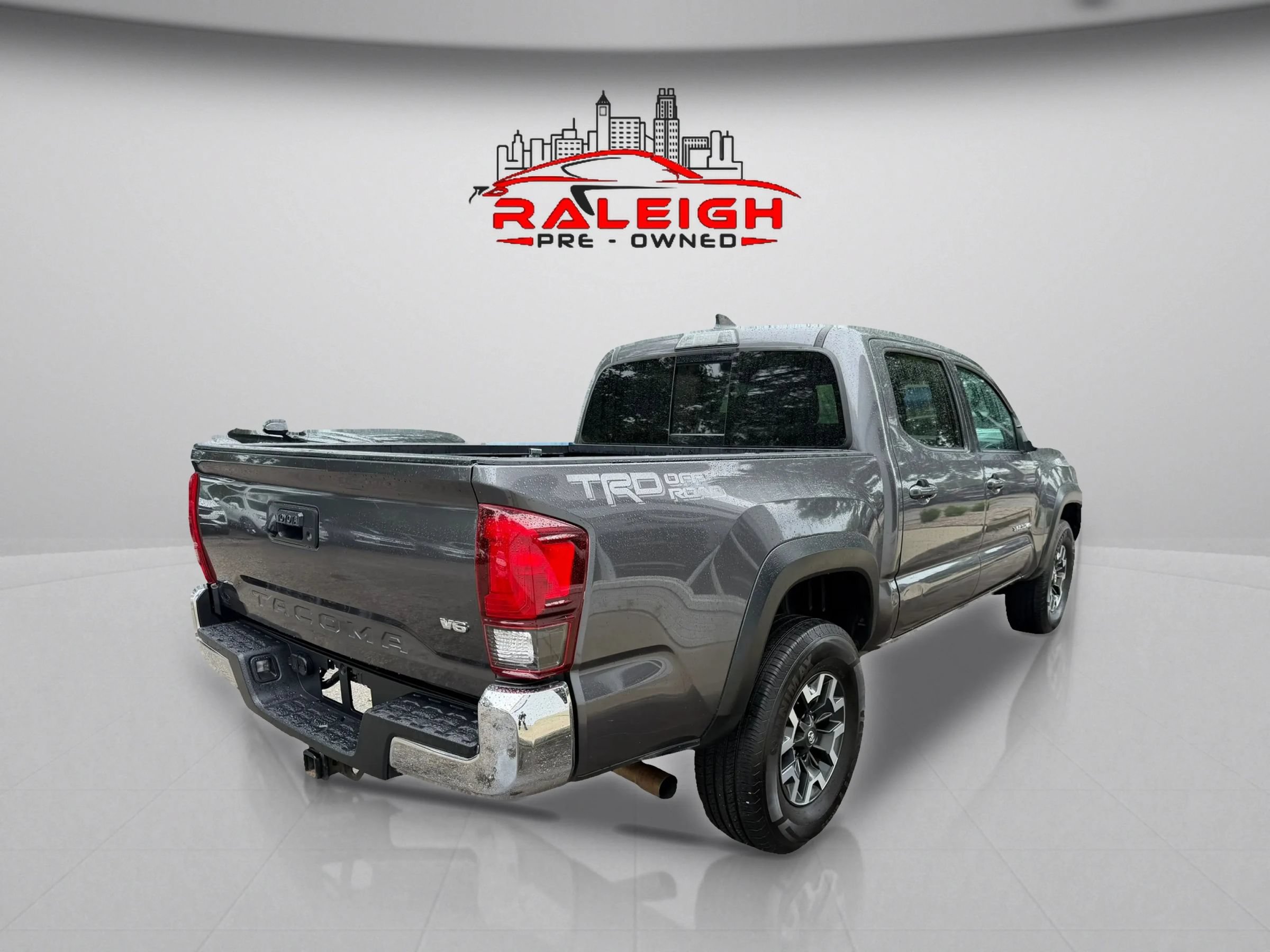 Used 2019 Toyota Tacoma TRD Off-Road RWD image 5