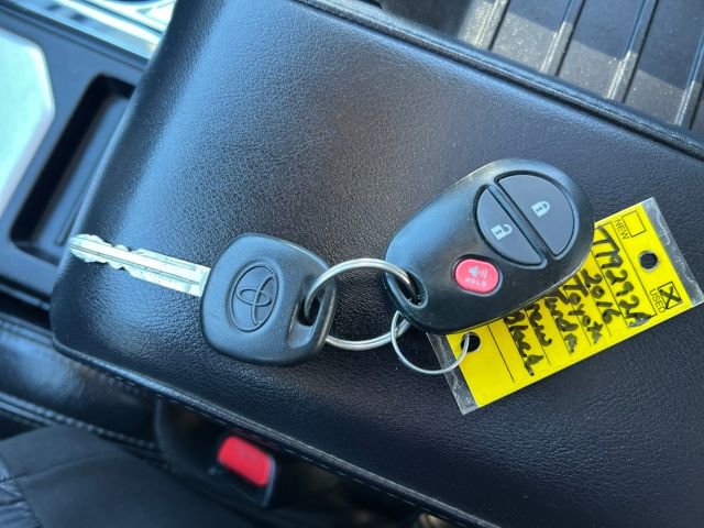 Used 2016 Toyota Tundra Limited image 32