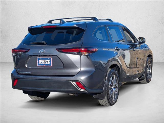 Used 2024 Toyota Highlander XLE image 5