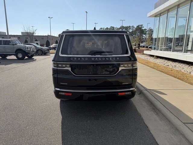 Used 2022 Jeep Grand Wagoneer Series III w/ Rear Seat Video Group 1 image 13