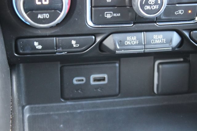 Used 2023 Chevrolet Suburban Z71 w/ Luxury Package AWD/4WD image 8