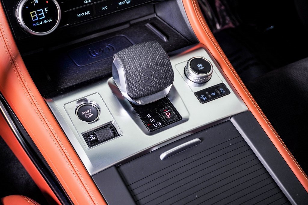 Used 2025 Jaguar F-PACE SVR image 28